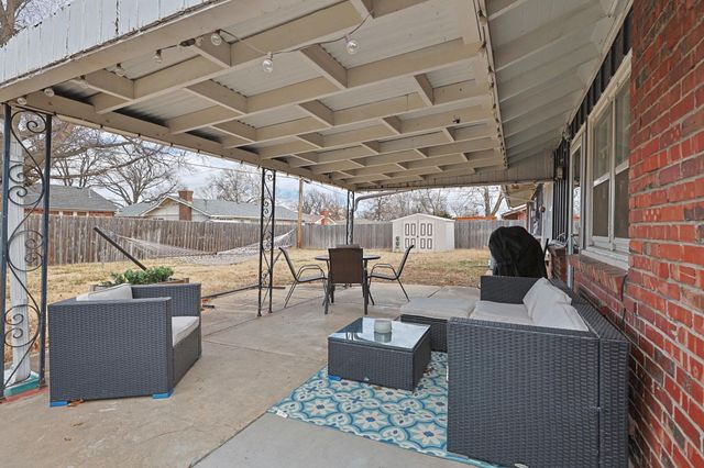 6206 E 11th St N, Wichita, KS 67208