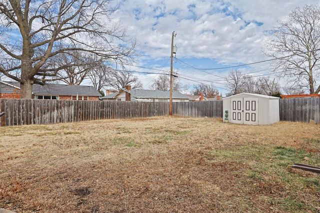 6206 E 11th St N, Wichita, KS 67208