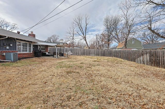 6206 E 11th St N, Wichita, KS 67208