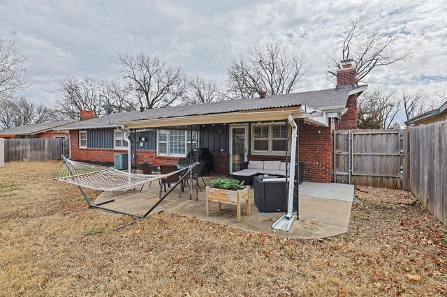 6206 E 11th St N, Wichita, KS 67208