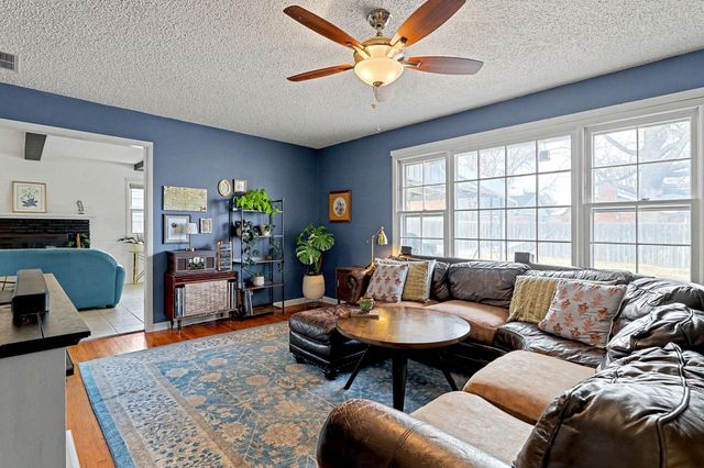 6206 E 11th St N, Wichita, KS 67208