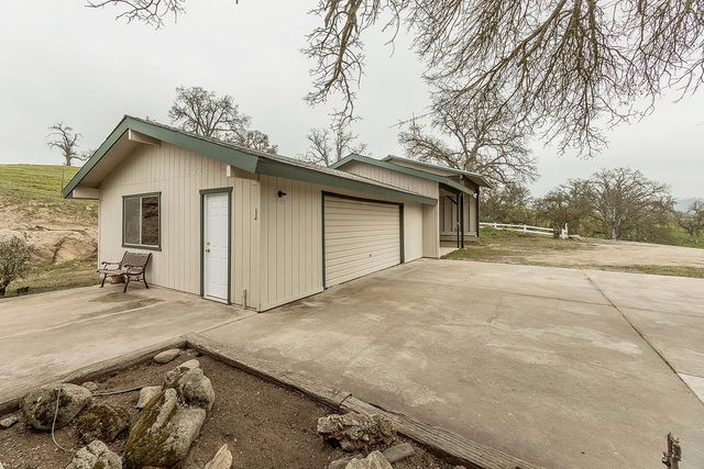 10562 Millerton Road, Clovis, CA 93619