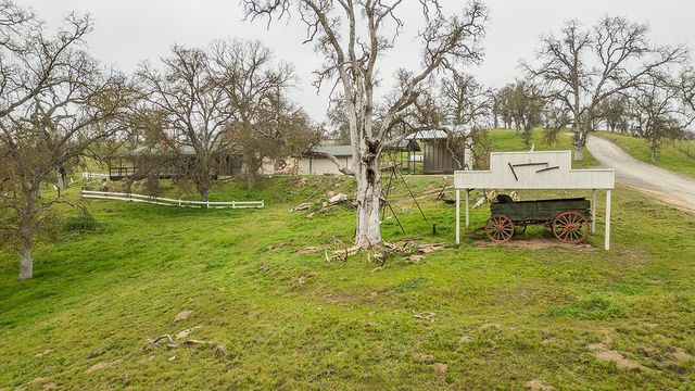 10562 Millerton Road, Clovis, CA 93619