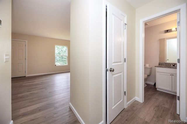 10306 Island Lake Drive, Taylor, MI 48180
