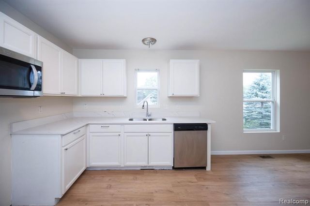 10306 Island Lake Drive, Taylor, MI 48180