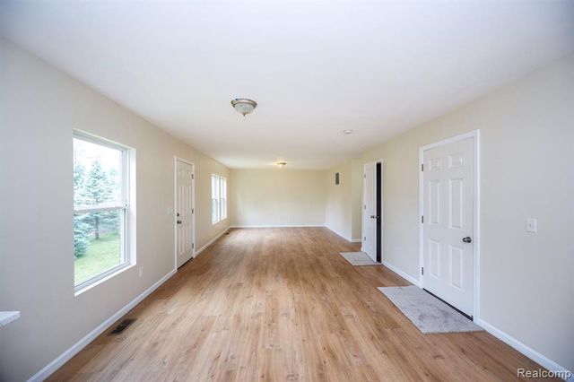 10306 Island Lake Drive, Taylor, MI 48180