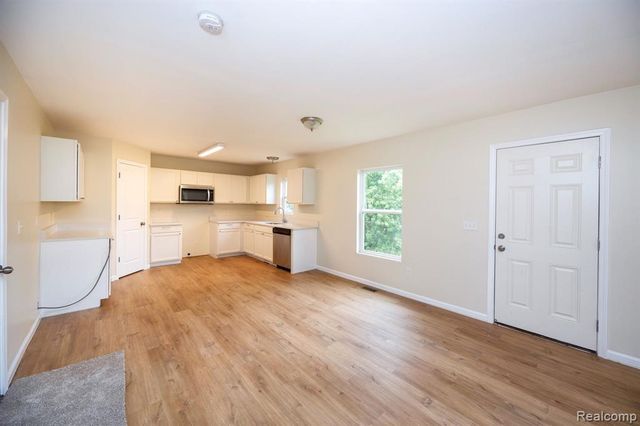 10306 Island Lake Drive, Taylor, MI 48180