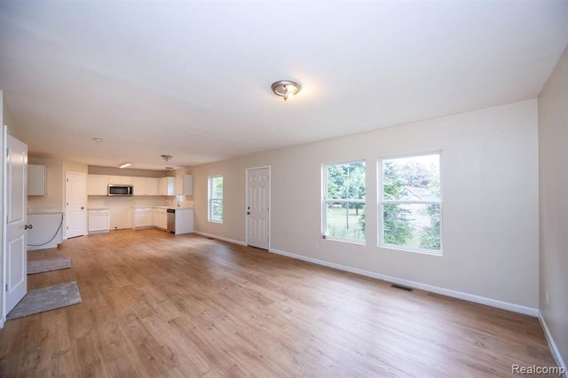 10306 Island Lake Drive, Taylor, MI 48180
