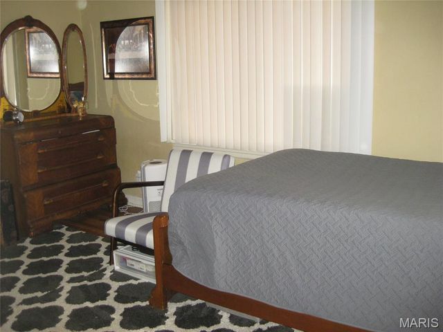 1366 Trampe Avenue, St Louis, MO 63138