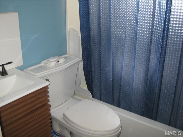 1366 Trampe Avenue, St Louis, MO 63138