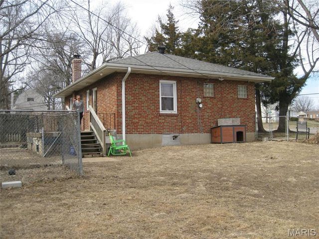 1366 Trampe Avenue, St Louis, MO 63138