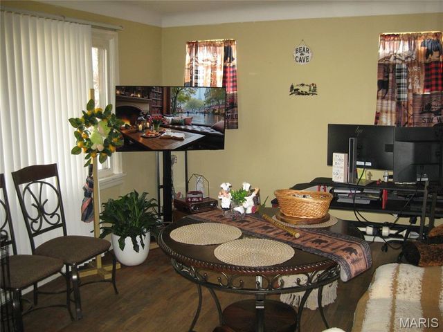 1366 Trampe Avenue, St Louis, MO 63138