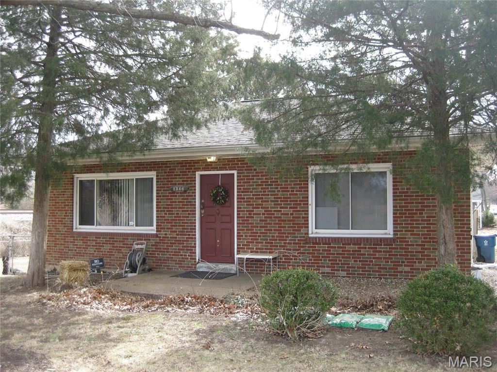 1366 Trampe Avenue, St Louis, MO 63138
