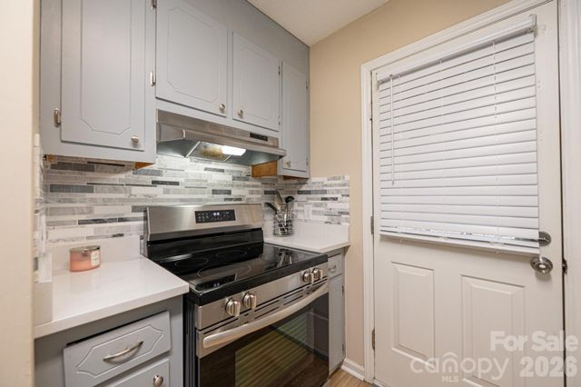 525 12th Street SW 28, Hickory, NC 28602