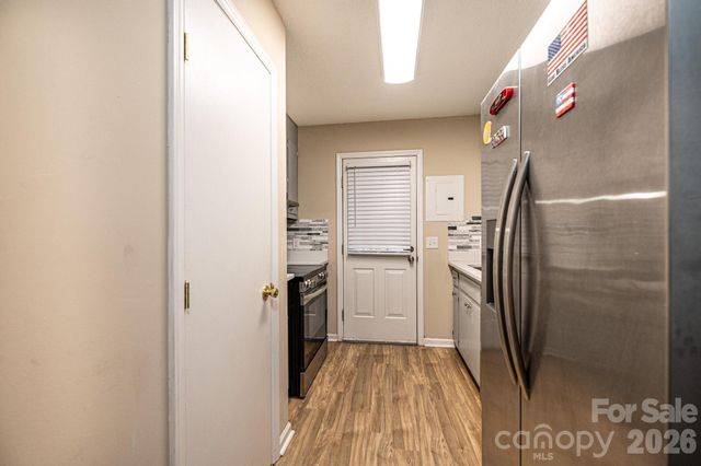 525 12th Street SW 28, Hickory, NC 28602
