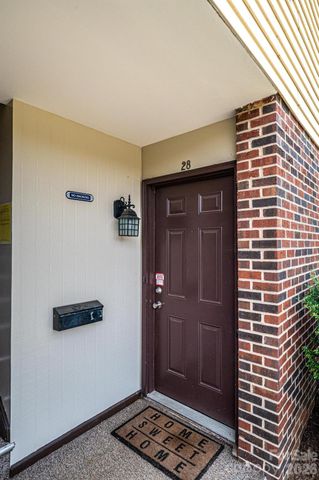 525 12th Street SW 28, Hickory, NC 28602