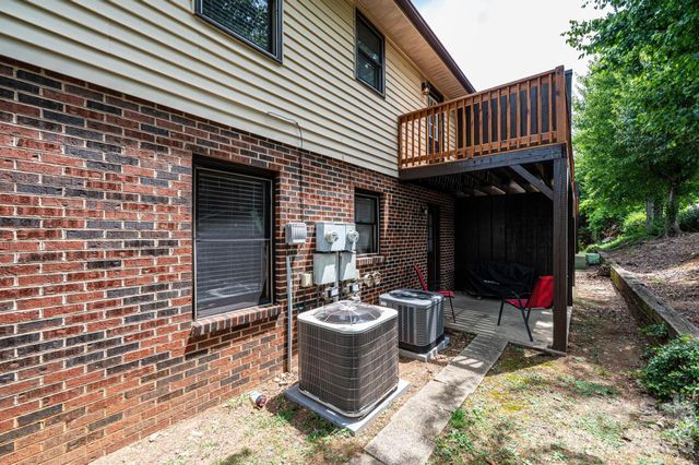 525 12th Street SW 28, Hickory, NC 28602