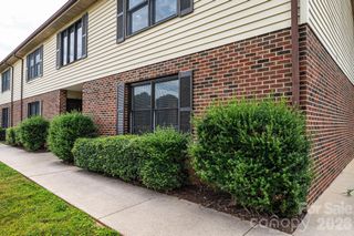 525 12th Street SW 28, Hickory, NC 28602