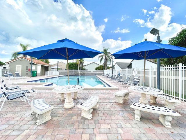 5851 Bristol Lane, Davie, FL 33331