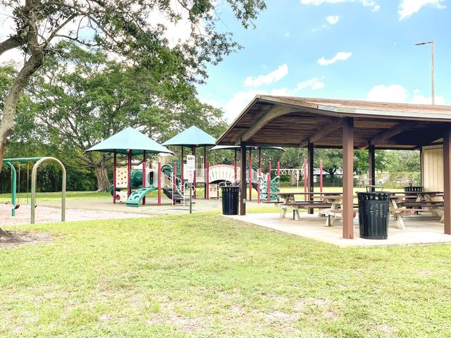 5851 Bristol Lane, Davie, FL 33331