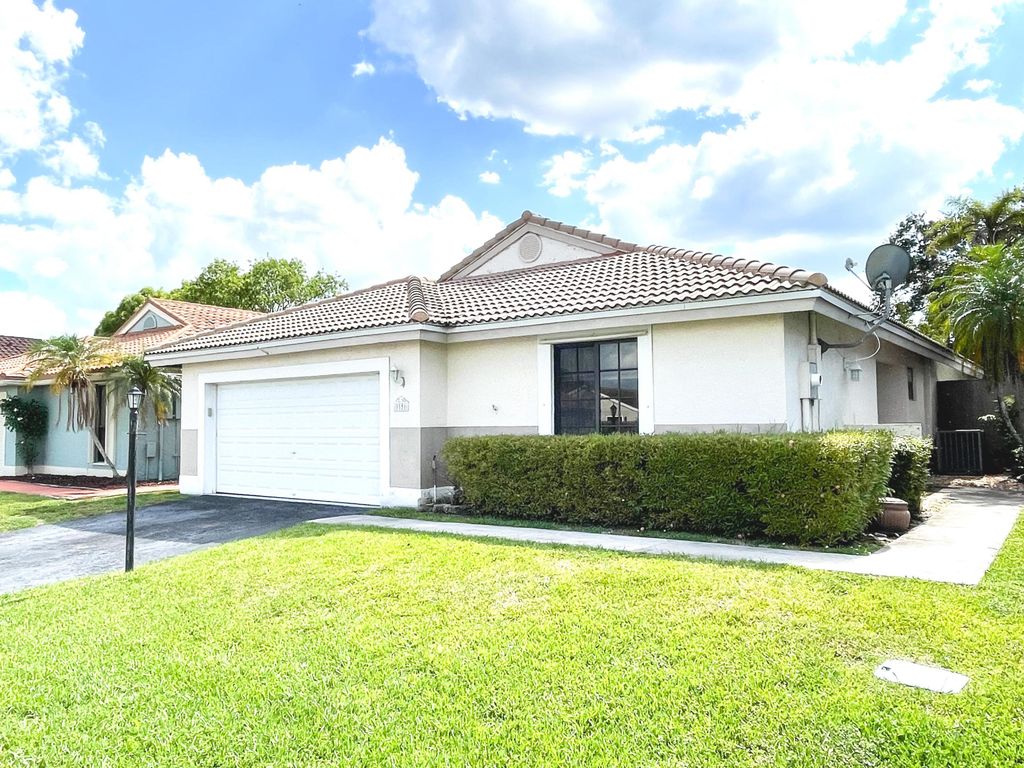 5851 Bristol Lane, Davie, FL 33331