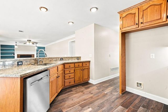 5719 Fairwood Drive NW, Acworth, GA 30101