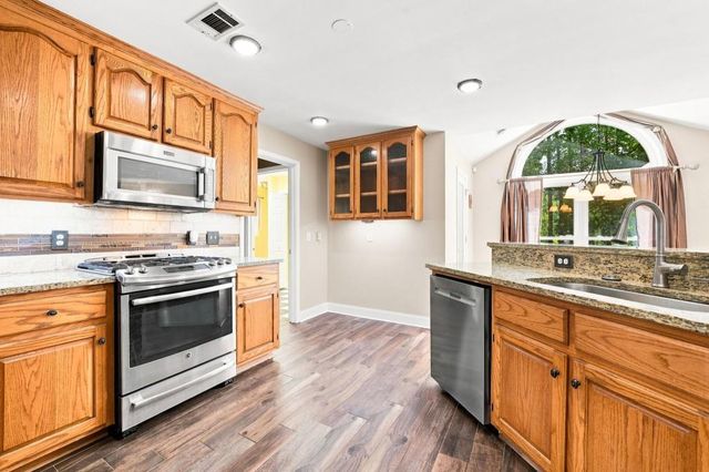 5719 Fairwood Drive NW, Acworth, GA 30101