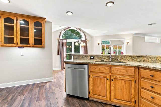 5719 Fairwood Drive NW, Acworth, GA 30101