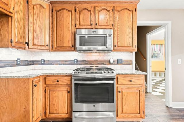 5719 Fairwood Drive NW, Acworth, GA 30101