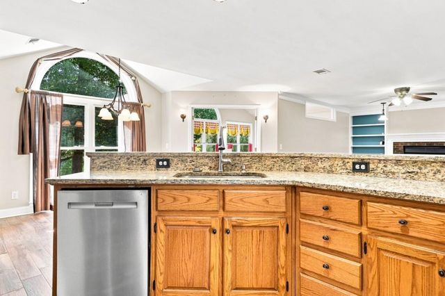 5719 Fairwood Drive NW, Acworth, GA 30101