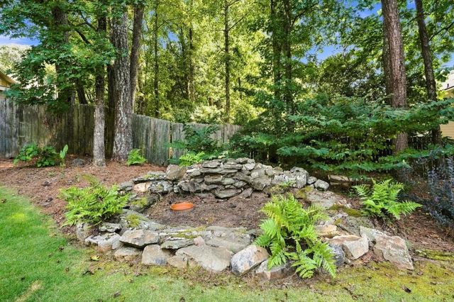 5719 Fairwood Drive NW, Acworth, GA 30101