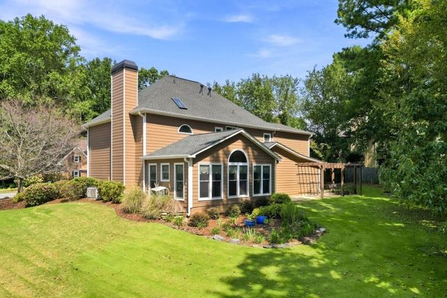 5719 Fairwood Drive NW, Acworth, GA 30101