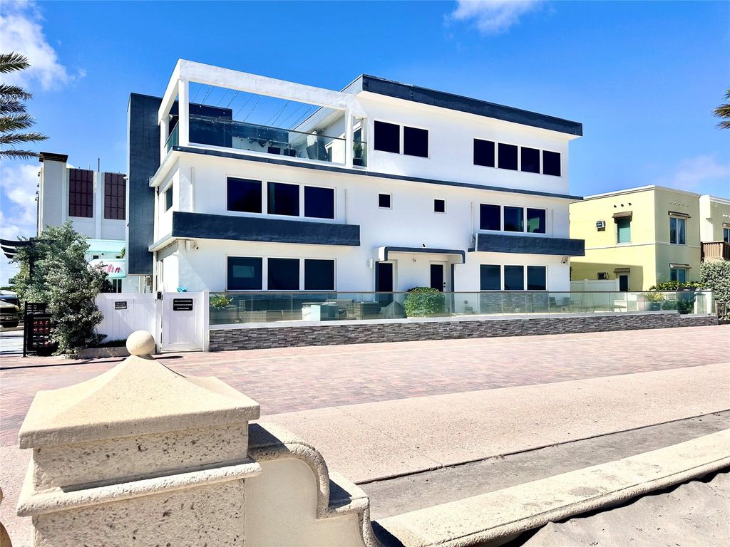 2201 N Surf Rd 1, Hollywood, FL 33019