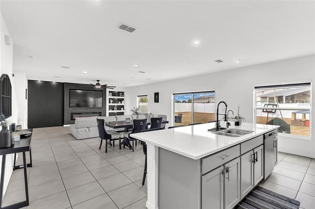 132 CITRINE LOOP, Kissimmee, FL 34758