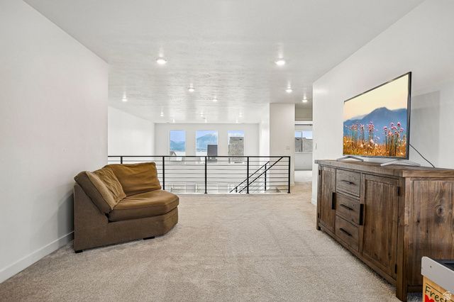 3246 S GREYHOUND RD, Saratoga Springs, UT 84045