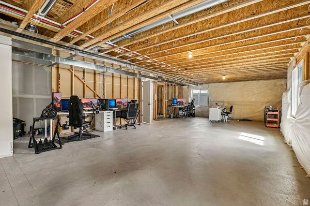 3246 S GREYHOUND RD, Saratoga Springs, UT 84045