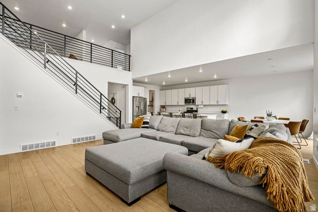 3246 S GREYHOUND RD, Saratoga Springs, UT 84045