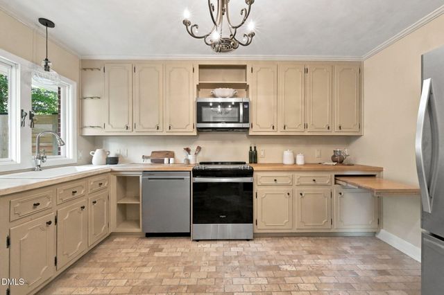 203 N Estes Drive, Chapel Hill, NC 27514