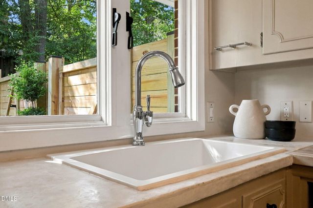 203 N Estes Drive, Chapel Hill, NC 27514