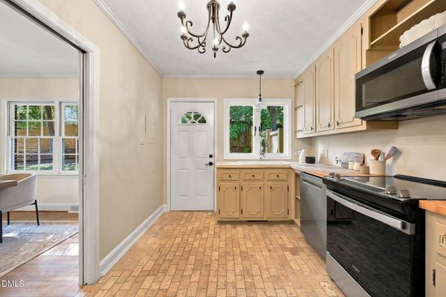 203 N Estes Drive, Chapel Hill, NC 27514