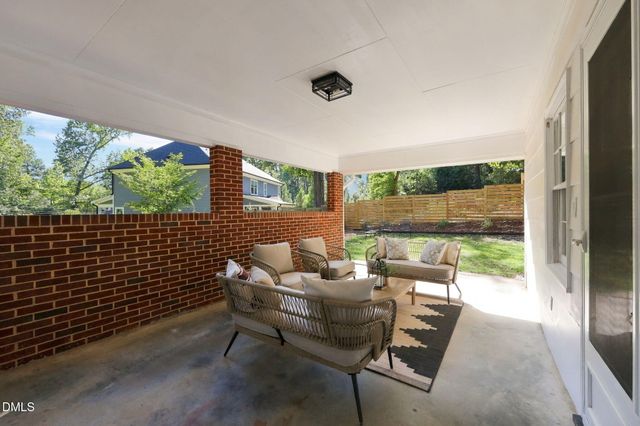 203 N Estes Drive, Chapel Hill, NC 27514