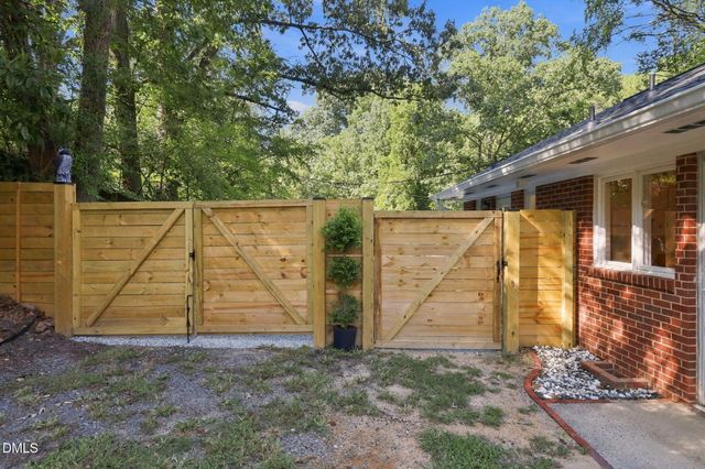 203 N Estes Drive, Chapel Hill, NC 27514