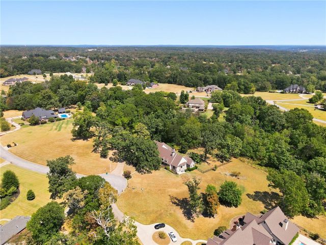 10822 Millstead Lane, Bentonville, AR 72712