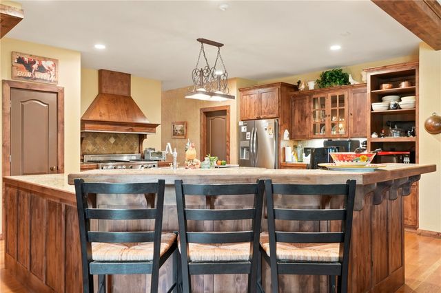 10822 Millstead Lane, Bentonville, AR 72712