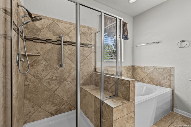 108 WINDSOR DR, Boerne, TX 78006