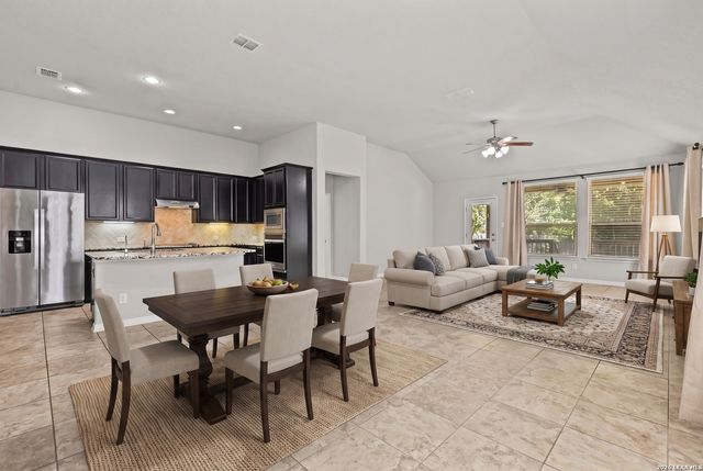 108 WINDSOR DR, Boerne, TX 78006