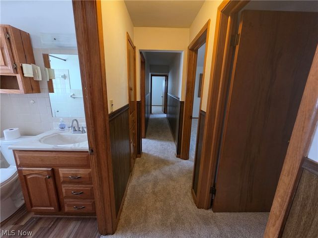 510 W Maplewood Avenue, Struthers, OH 44471