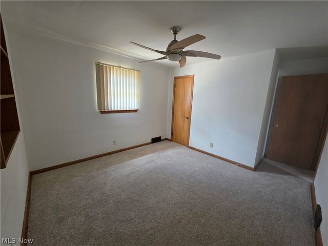 510 W Maplewood Avenue, Struthers, OH 44471