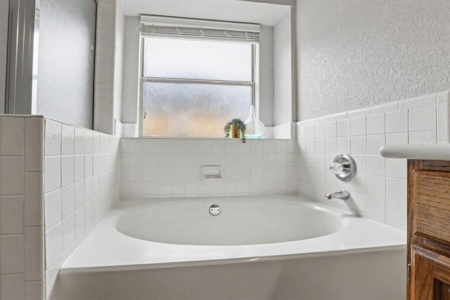 1904 Joseph Drive, Edmond, OK 73003