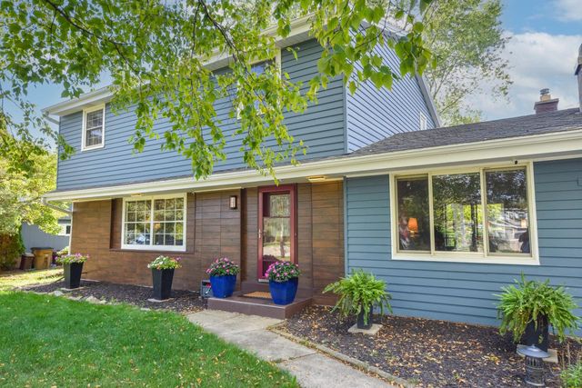 641 W Fairy Chasm ROAD, Bayside, WI 53217
